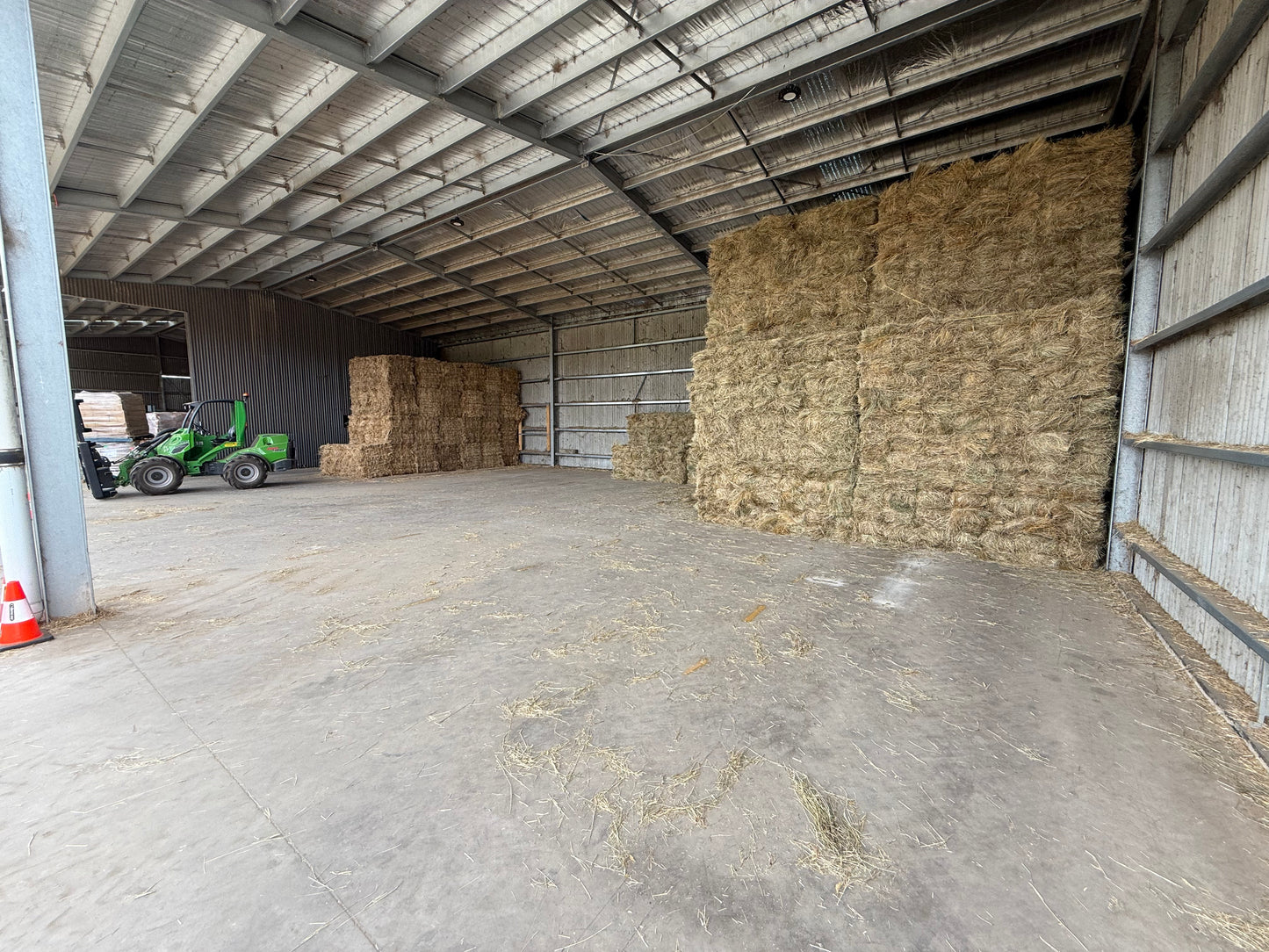 LOW SUGAR GRASS HAY - $17.85 DELIVERED! 14 bales / pack